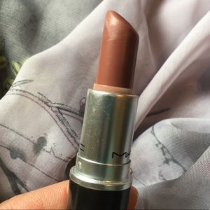 Mac lipstick in Spirit